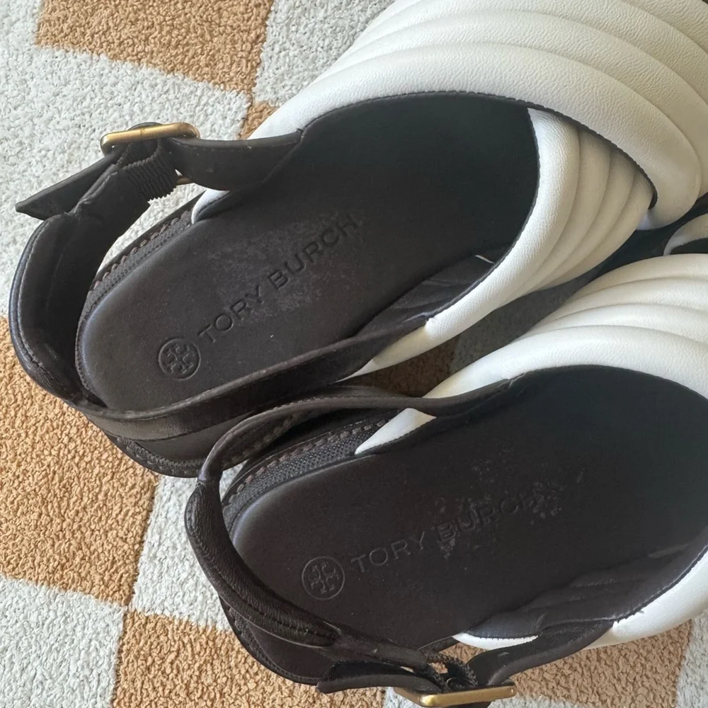 Tory Burch Lug Sole Heeled Sandals Quilted Leather Crisscross size 8 - Picture 11 of 11